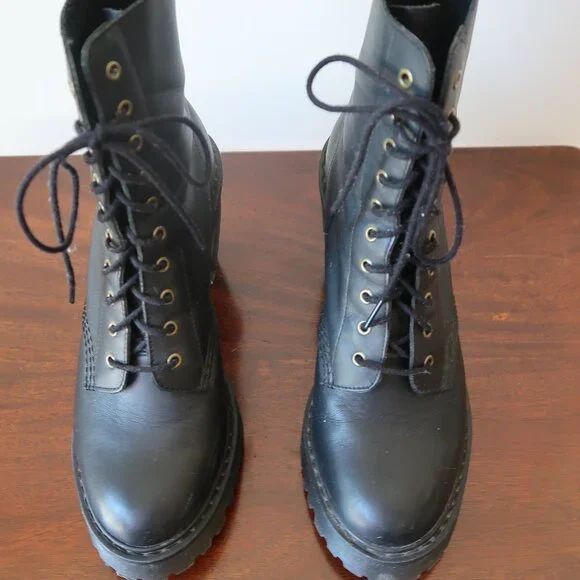 Women's Platform Heel Dr. Martens Size 8 - Picture 3 of 4